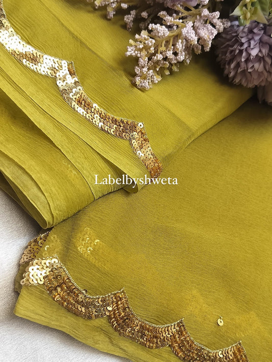 Sequins Arch border mehndi green saree