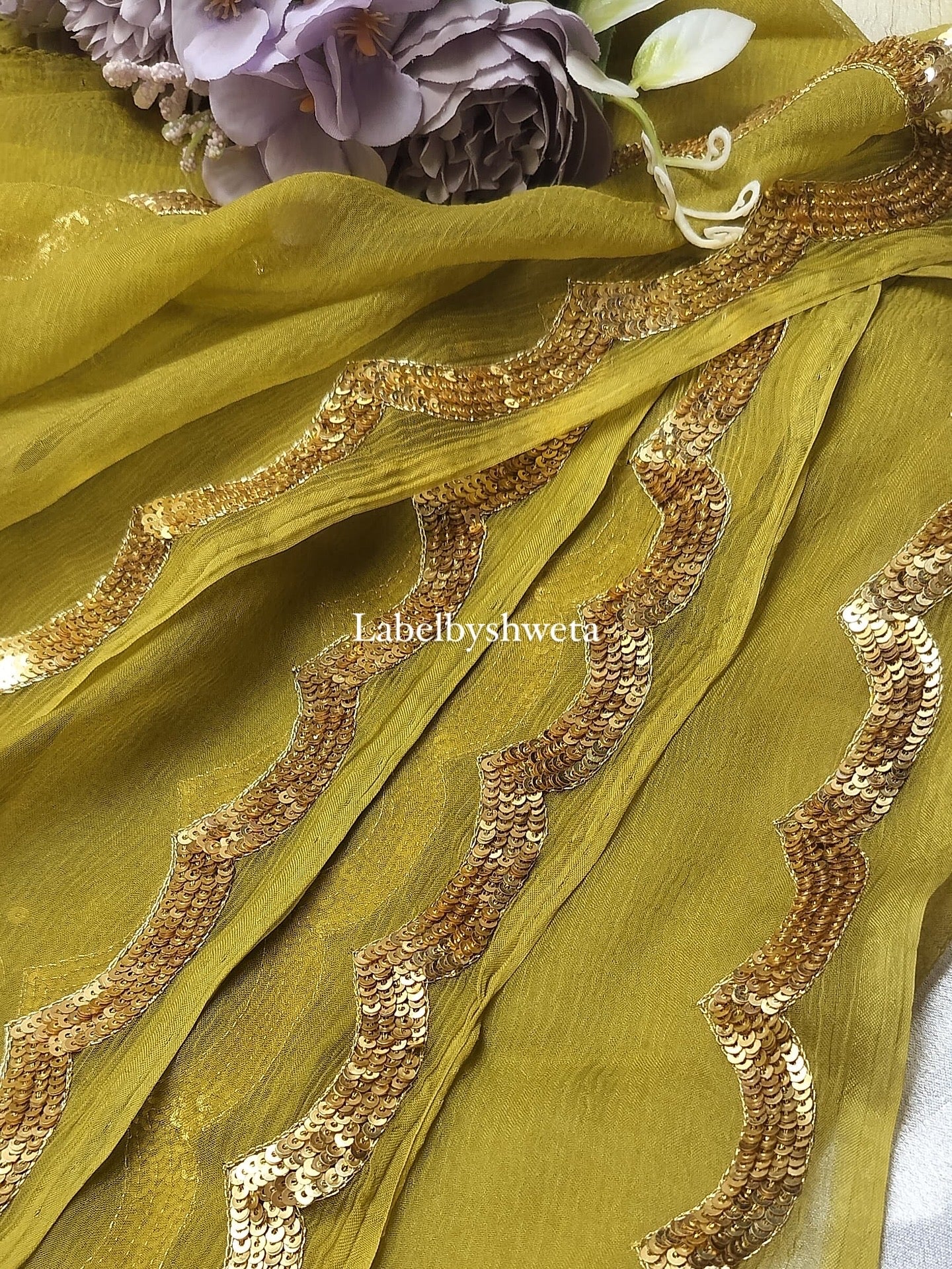 Sequins Arch border mehndi green saree